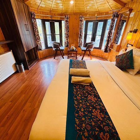 Bombay Palace Hotel Pahalgam Exterior photo