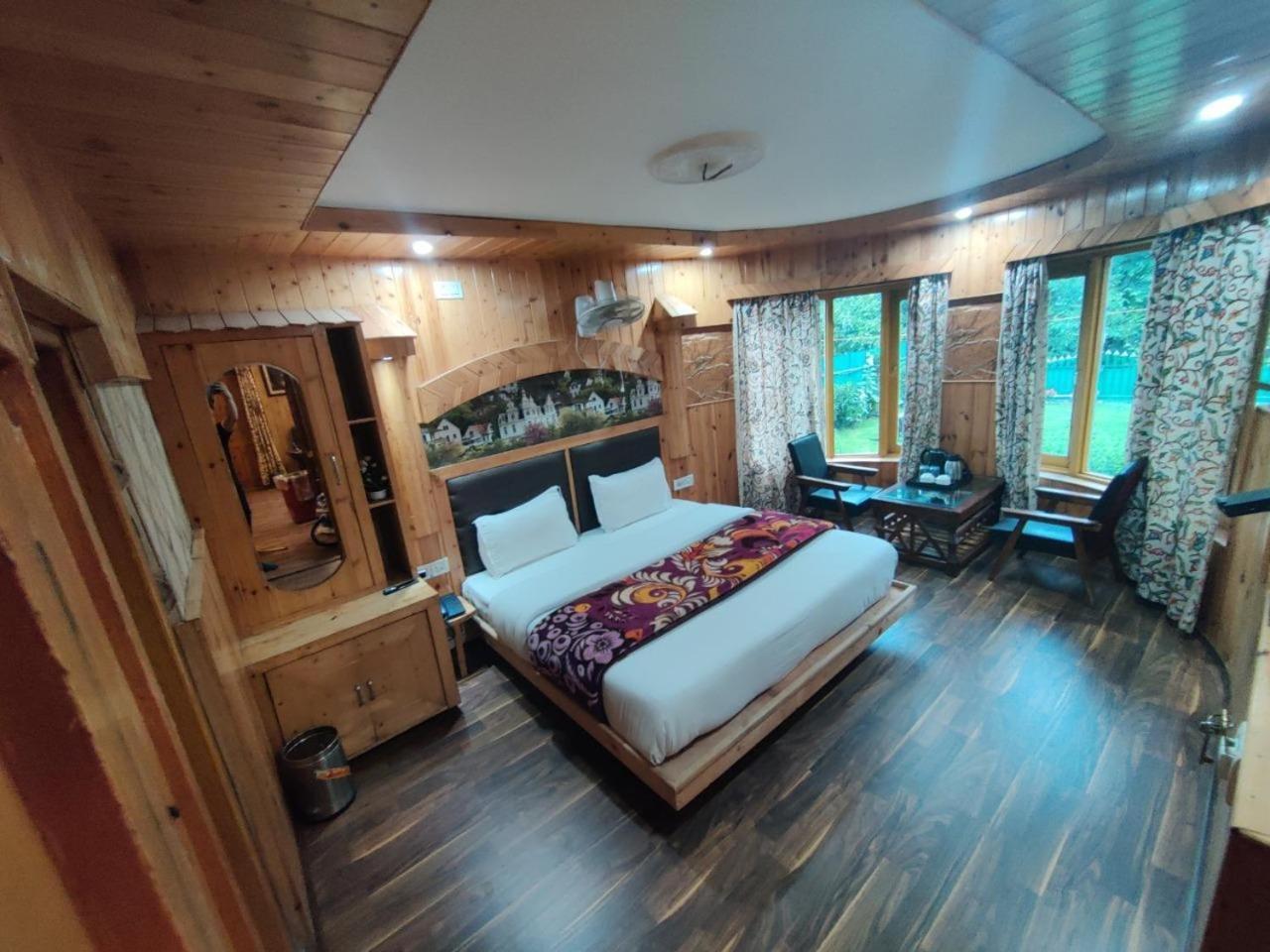 Bombay Palace Hotel Pahalgam Exterior photo